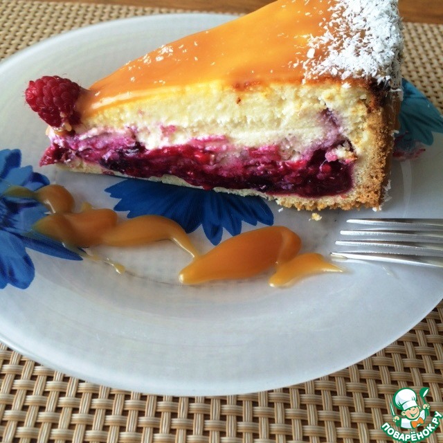 The cheesecake with berry layer