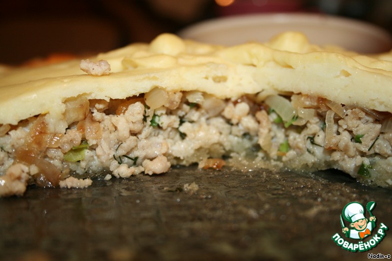Пирог мясной с картофельной шапкой