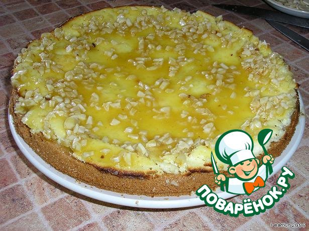 Пирог двухслойный с миндально-медовой глазурью