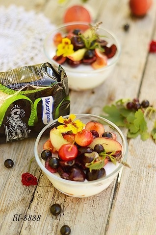 Сметанное желе с фруктами