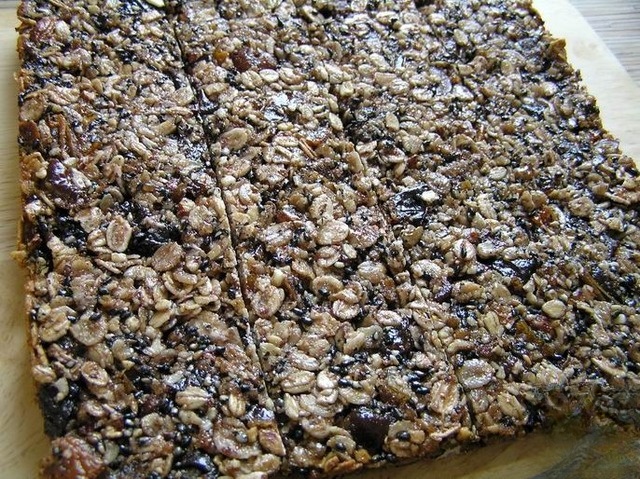 Biscuits-muesli with blueberry jam