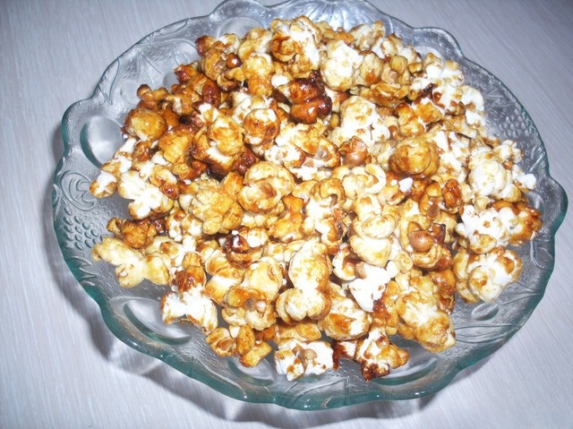 Попкорн с карамелью