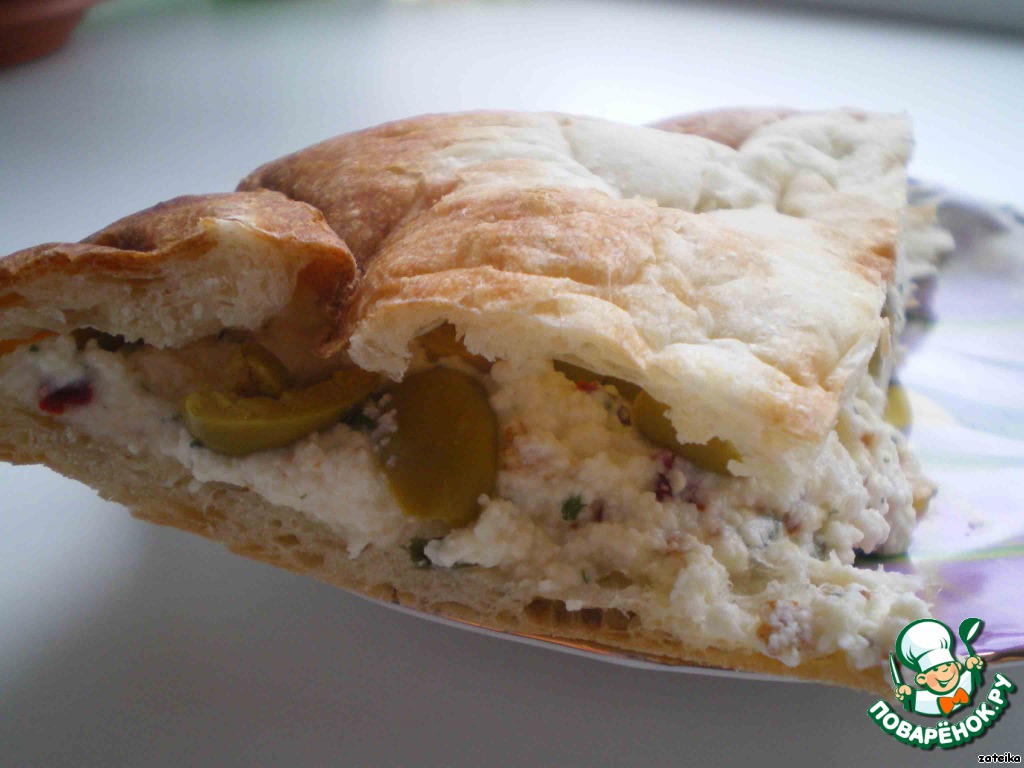 Зеленый пирог со шпинатом и оливками
