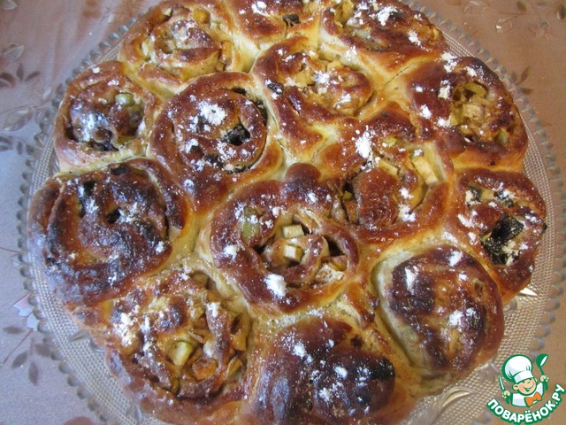 Тутманик с яблоками и корицей