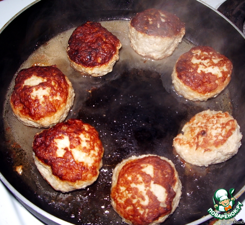 The meatballs of minced meat and potatoes