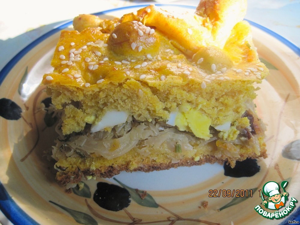 Тыквенно-сырный пирог с капустой и яйцом