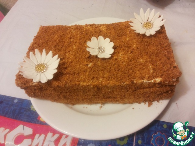Cake Medovik with sour cream and cheese