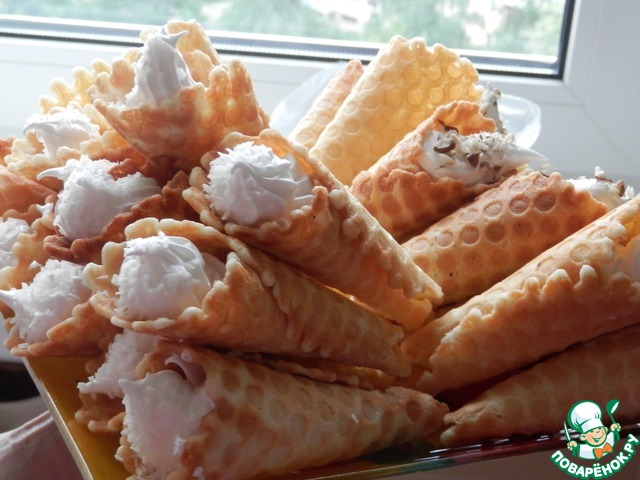 Вафельные трубочки с белковым кремом