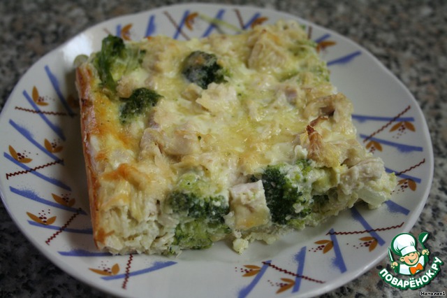 Слоеный пирог с брокколи и курицей