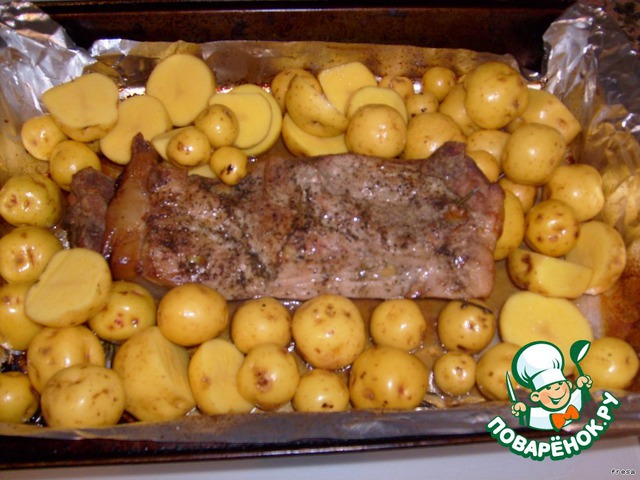 Meat, baked in the oven