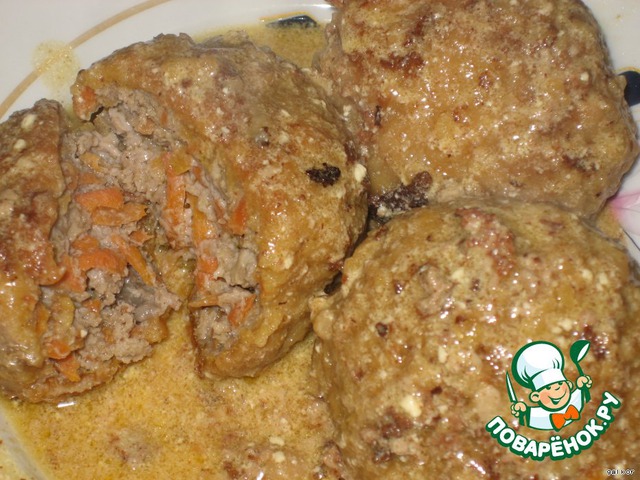 Meatballs with mushrooms and carrots