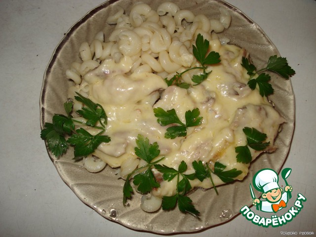 A modest lunch of chicken on a normal day