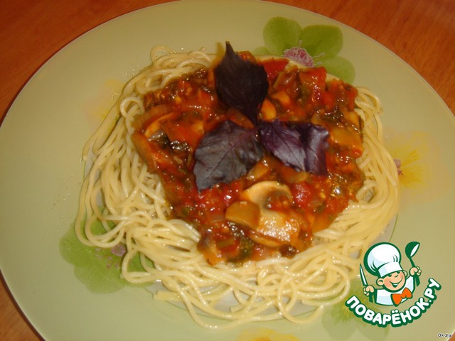 Spaghetti with mushroom Bolognese