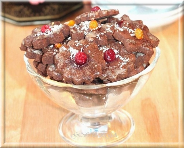 Honey-bean cookies with nuts