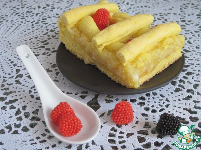 Lean on the pumpkin pie with lemon filling