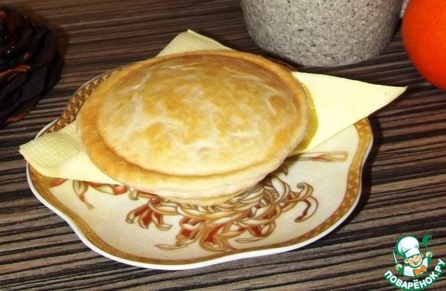 Bisquitte with custard and candied fruits