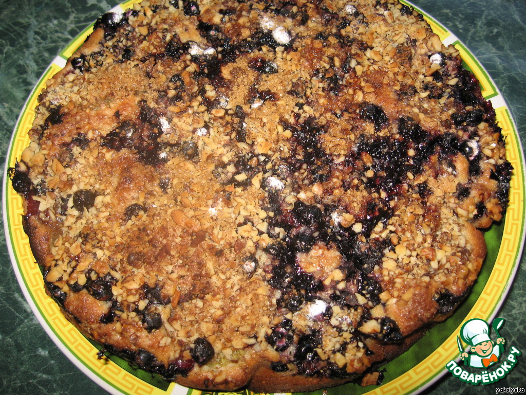 Пирог с чeрной смородиной и киви