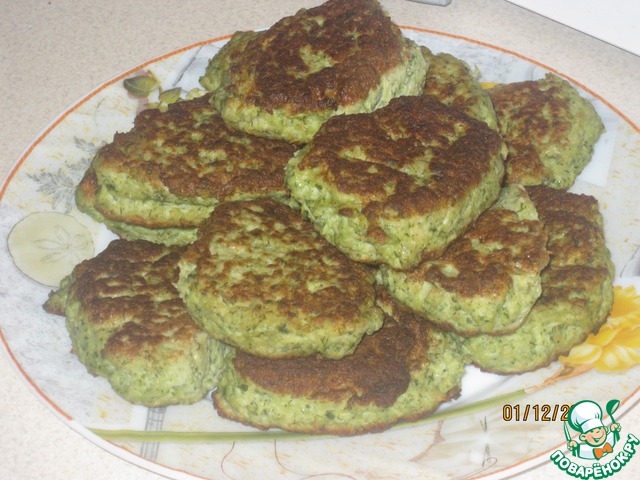 Chicken cutlets with cauliflower and greens