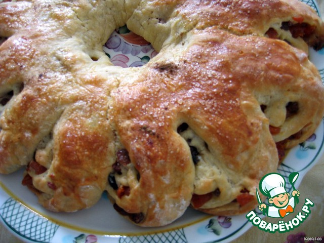Рулет с курагой и изюмом
