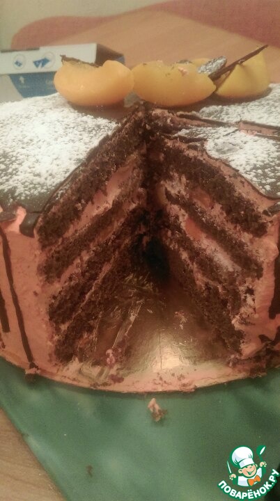 Peach cake with cream