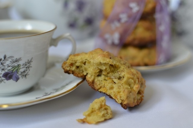 Carrot-cereal biscuits with seeds