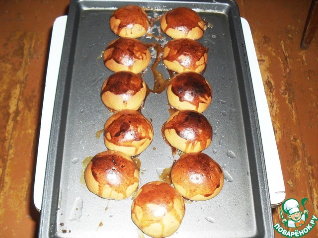 Moon cakes with nut filling