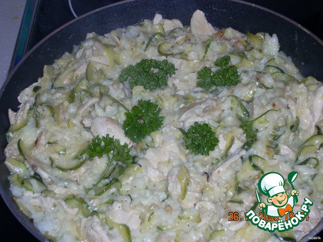 Rice with zucchini and chicken in a lemon butter sauce