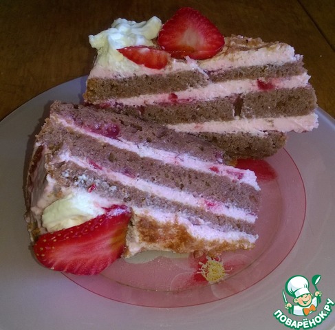 Chocolate cake with marmalade and cream