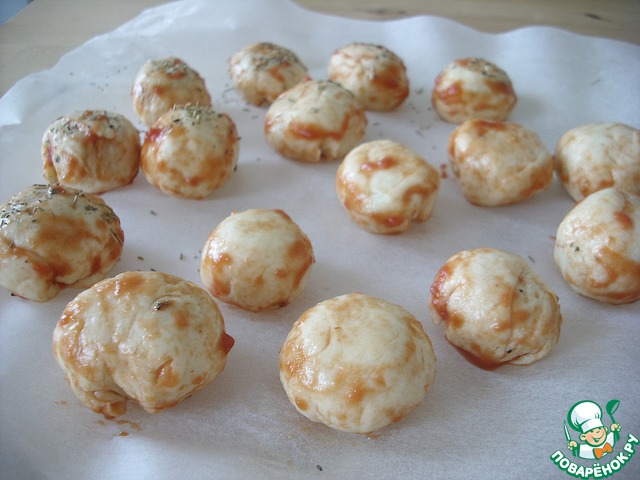 Закусочные шашлычки с мясом и козьим сыром
