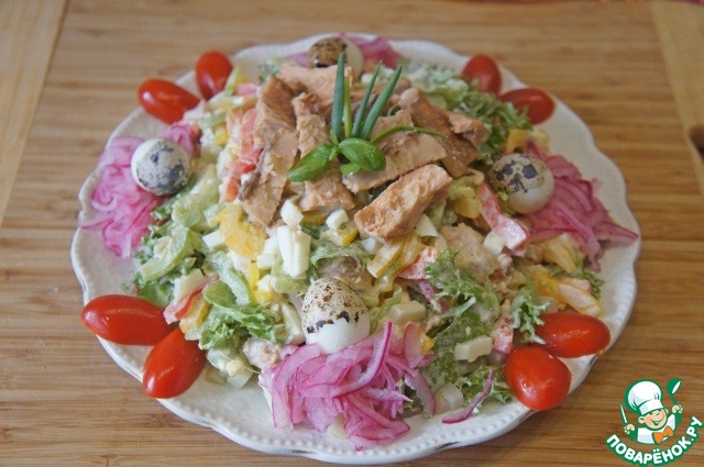 Salad of salmon with bell peppers