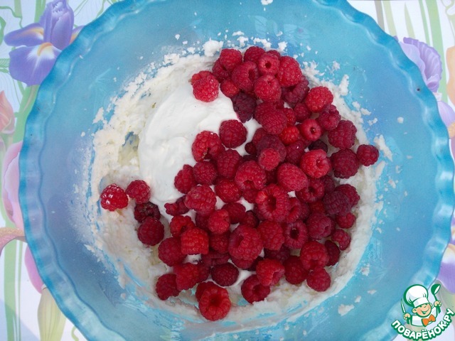 Raspberry dessert