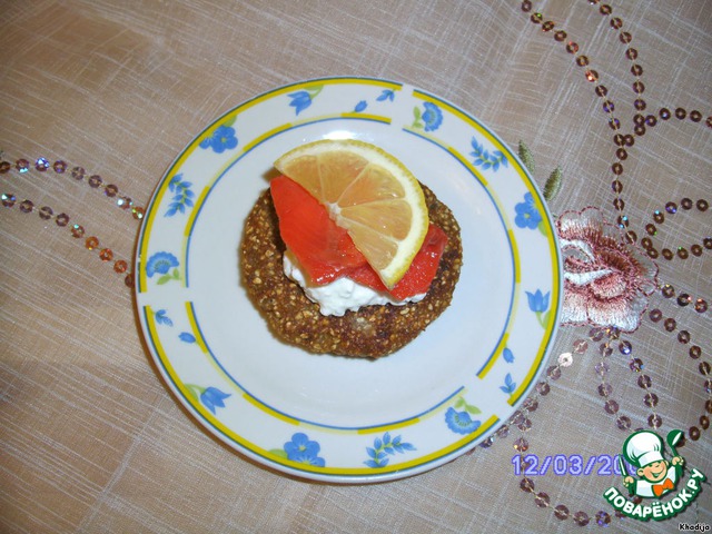 Buckwheat mini pancakes with salmon