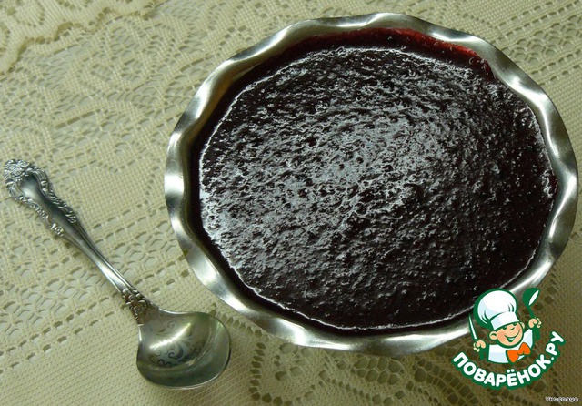 Plum jam with chocolate