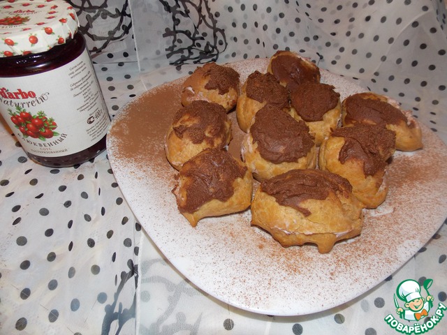 Эклеры с творожно-клюквенным кремом