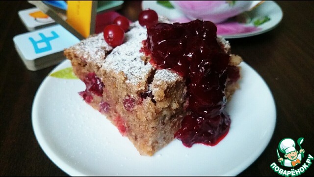 Cheese-cheese dessert with cranberry sauce