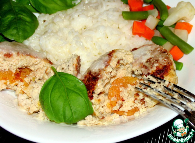 Chicken cutlets with dried apricots