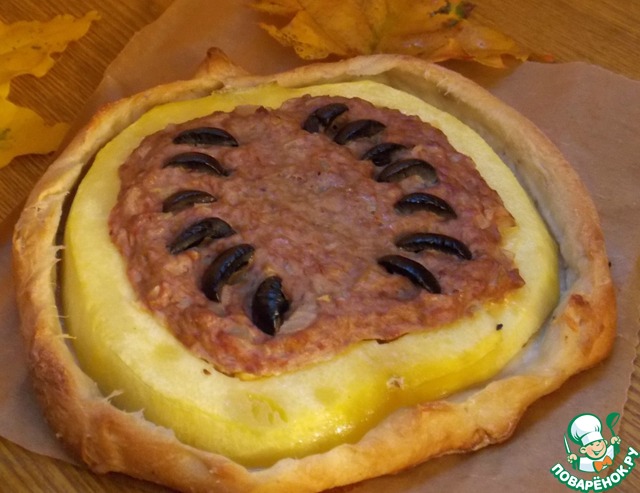Пирог-тыква с мясной начинкой
