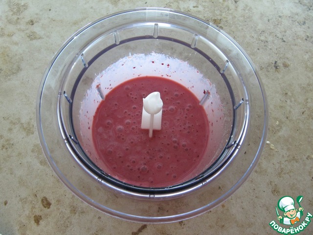 Cherry smoothie with cereal