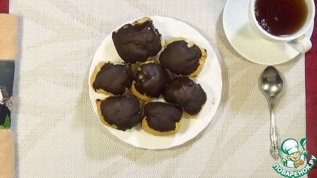 Профитроли с банановым кремом