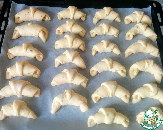 Рогалики с чесноком и розмарином