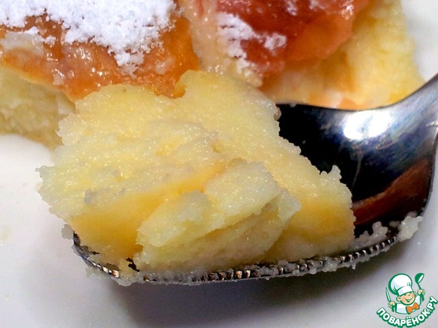 Delicate Apple pie semolina