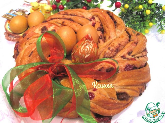 Easter strawberry wreath with chocolate