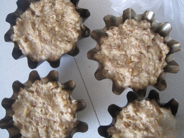 Кекс с гречкой, повидлом и изюмом