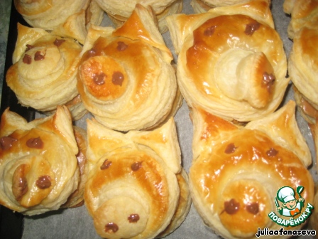 Pig puff pastry