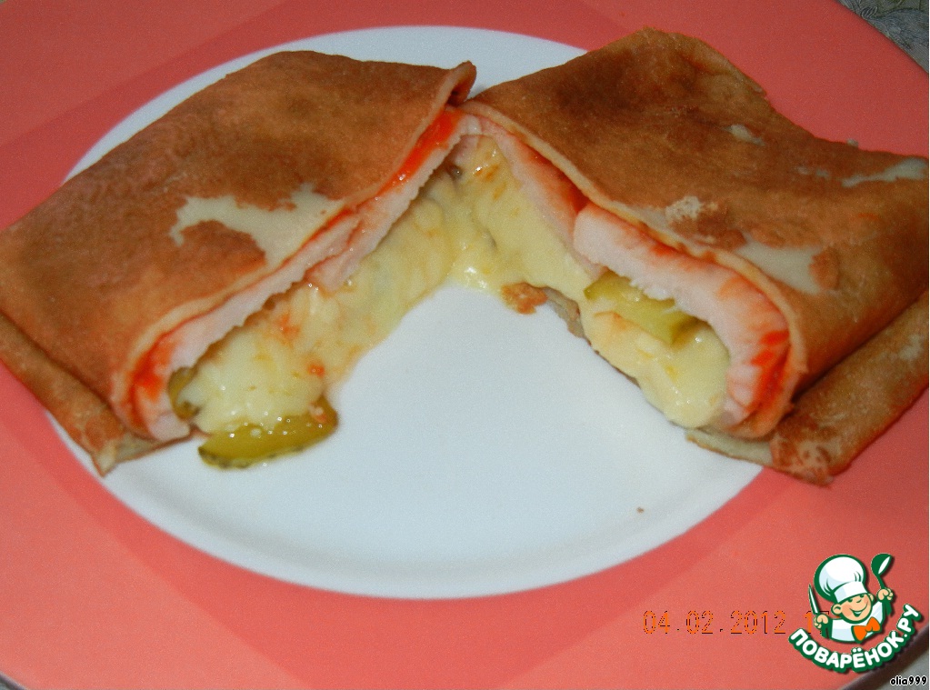 Envelopes pancakes with ham