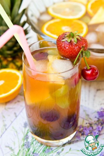 Fruit and tea punch