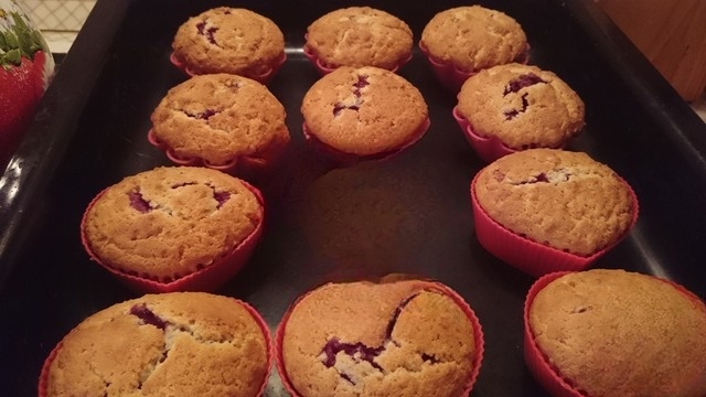 Творожные кексы с малиной