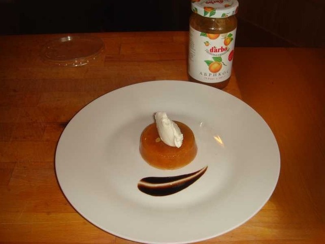 Apricot jelly with cream cheese