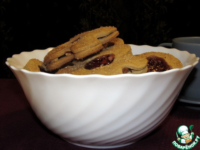 Oatmeal cookies with almonds and jam