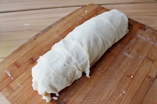 Fish roulade with rice in phyllo